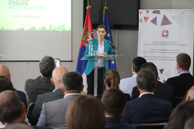 Брнабић у Крагујевцу: Запошљавајте младе, држава ће помоћи, имамо најбоље мере за инвестиције у иновације